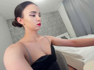 girl
        ehotlovea cam image #6644379