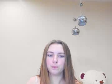 girl
        emily_siu cam image #2677299