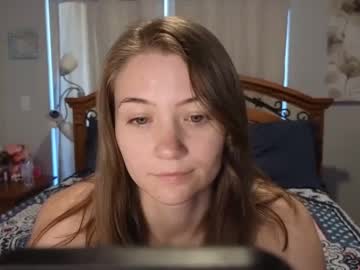 girl
        katynowhere cam image #4660367