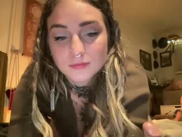 girl
        bambidear420 cam image #2672751