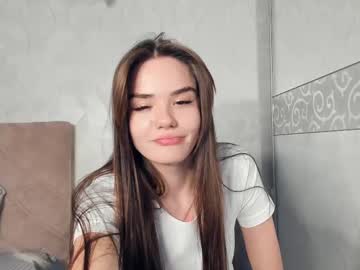 girl
        jinny_garland cam image #5612770