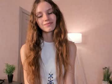 girl
        katiecullimore cam image #5004299