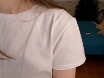 girl
        afradevon cam image #3365017