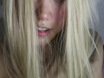 girl
        wendy_daniela cam image #3919777