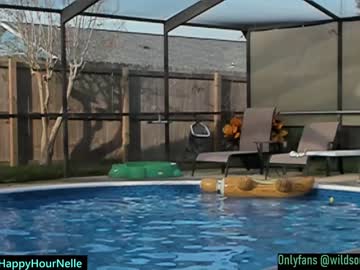 girl
        nellebeachgirl cam image #3050249