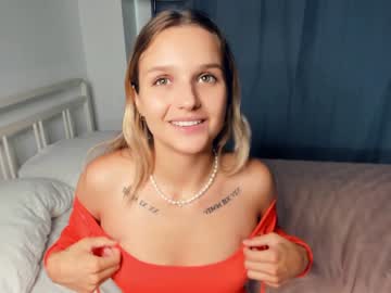 girl
        melissakissaa cam image #2227808