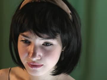 girl
        1thour cam image #4831069
