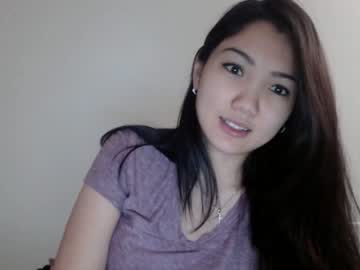 girl
        london_tipton cam image #2931670