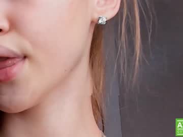 girl
        darling_dreamer cam image #2559649