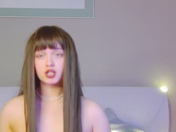 girl
        evi_wow cam image #1241228