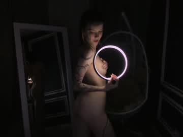 girl
        raypeach cam image #440701