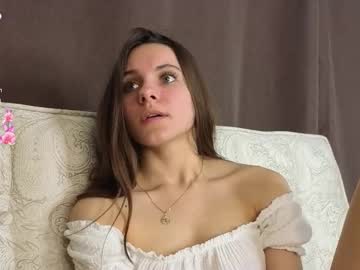 girl
        lorettadunnelli cam image #6784601
