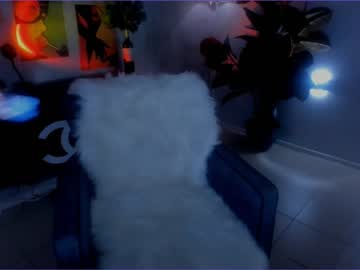 girl
        juliabeng1 cam image #2215531