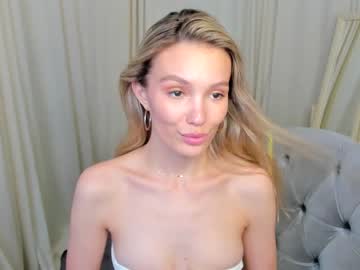 girl
        nicole_shy_ cam image #1807305