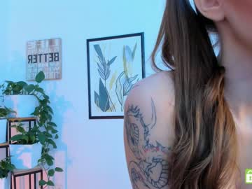 girl
        elizabeth__gray cam image #1007919