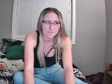 girl
        pixidust7230 cam image #934289
