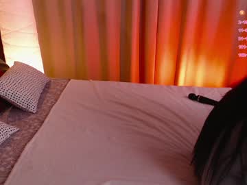 girl
        eliza_benet cam image #5268090