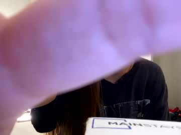 girl
        ravendevine cam image #236199