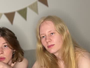 couple
        wendyoliver cam image #4567712