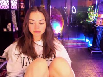 girl
        alma_pearl cam image #352738