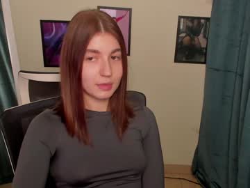 girl
        stacy_cy cam image #5410960