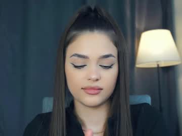girl
        zarabeamer cam image #6798478