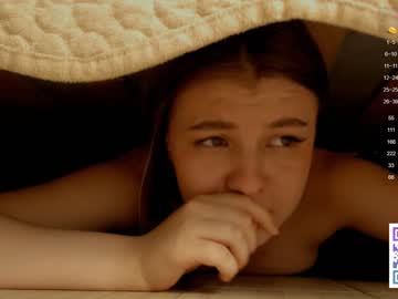 girl
        aryanalarsen cam image #2423176