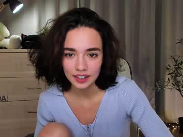 girl
        ella_flar_ cam image #405470