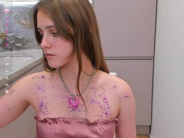 girl
        dream_beam cam image #5964450