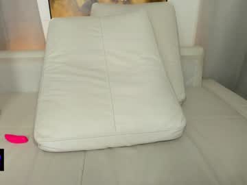 girl
        dulceys cam image #6515216