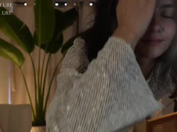 girl
        ellelure_ cam image #6815078