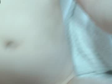 girl
        tiny_pixiee cam image #4102586
