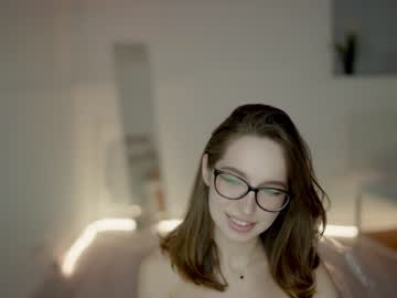 girl
        silent_chill cam image #3400078