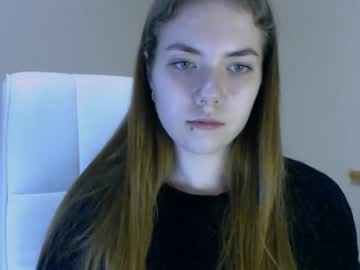 girl
        zoey_deuttch cam image #836346