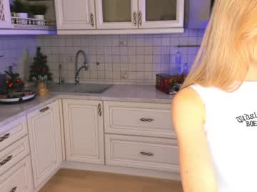 girl
        roseholloway cam image #3050402