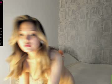 girl
        tom__yam3 cam image #1567821