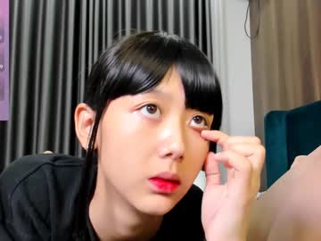 girl
        little_yena cam image #4796753