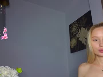 girl
        callme_star cam image #4406534
