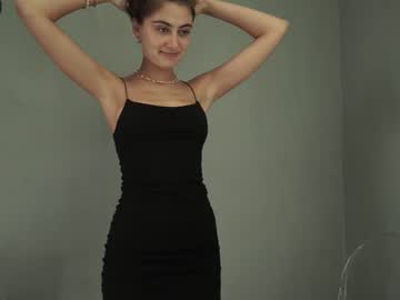 girl
        tessarosse_ cam image #2062648