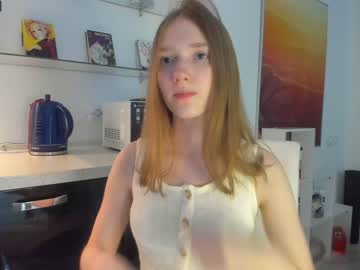 girl
        mysat cam image #3214637