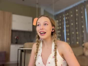 girl
        shyrubate cam image #6524019