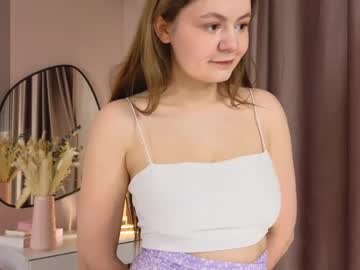 girl
        winniewest_ cam image #6451228