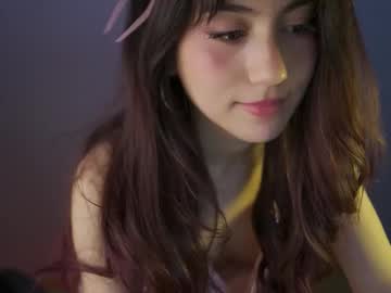 girl
        greeny_mat cam image #6821646