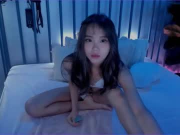 girl
        juliabeng1 cam image #1856543