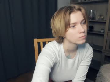 girl
        kristi_moss cam image #2811558