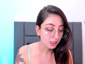 girl
        emilyywatson cam image #3466118