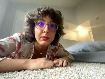 girl
        orchidladyllama cam image #3970359