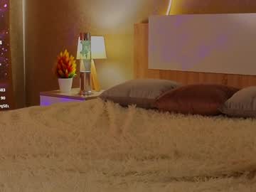 girl
        oliviabr0wn cam image #5395576