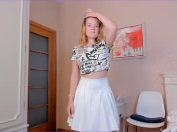 girl
        emelianae cam image #2470099