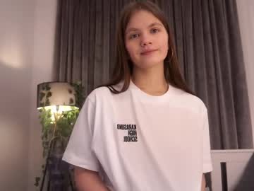 girl
        edwinabuoy cam image #5398056